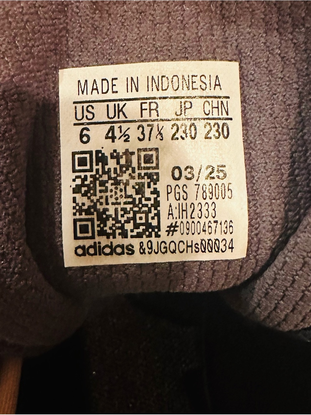 Cute Adidas sneakers in a black and soft blush pink color combo 🖤🌸 Size: 6 - Picture 8 of 8